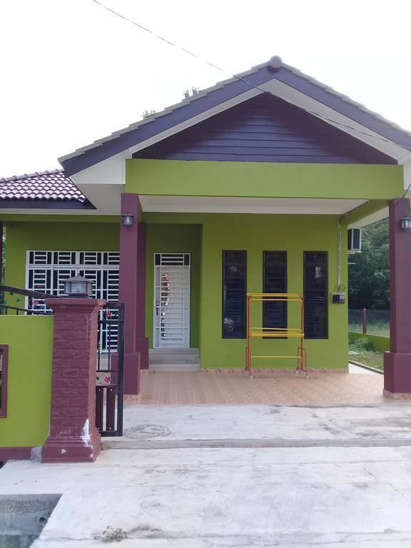 Mirza Homestay Marang Exterior foto