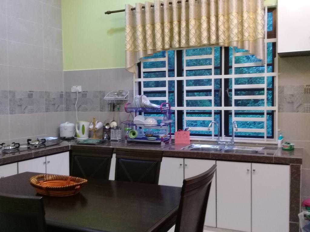Mirza Homestay Marang Exterior foto