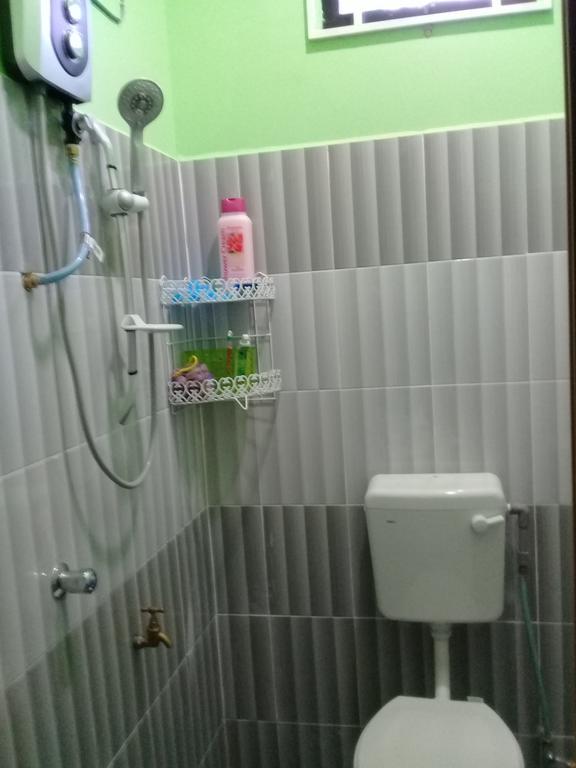 Mirza Homestay Marang Exterior foto
