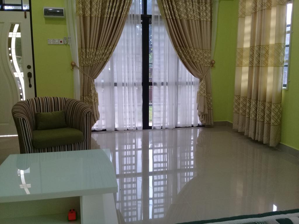 Mirza Homestay Marang Exterior foto